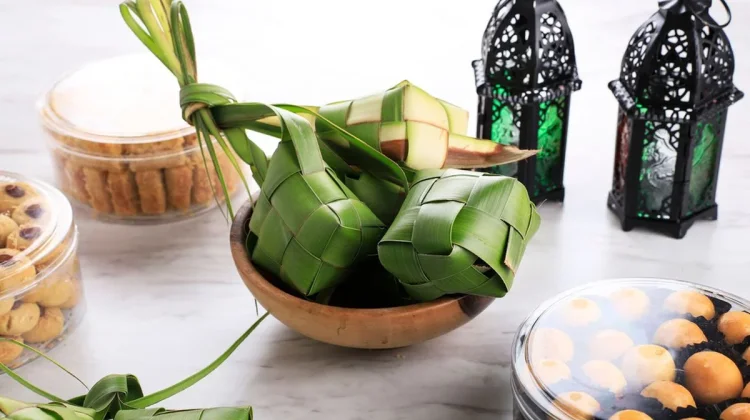 Mengulik Asal Usul dan Nilai Filosofis Ketupat