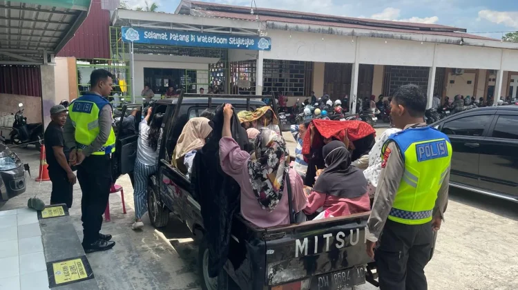 Patroli Ketupat, Satlantas Bone Amankan Wisata Lebaran