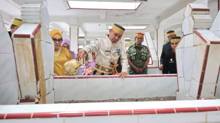 Hari Jadi Bone ke-696, Bupati Ziarah Makam di Bengo