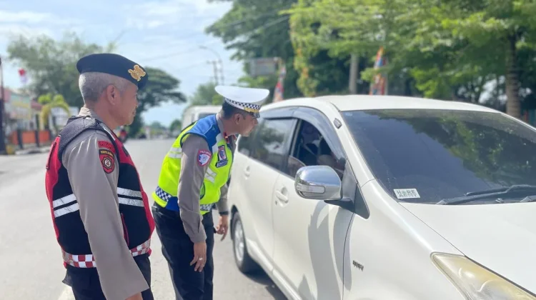Polantas Bone Humanis Edukasi Warga Tertib Berlalu Lintas