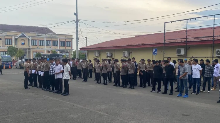 Cek Kehadiran Personel, Polres Bone Gelar Apel