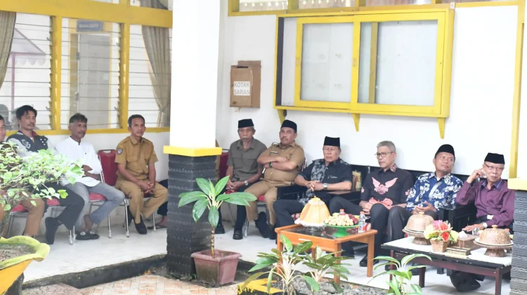 Halal Bihalal PUPR Sinjai Pererat Silaturahmi ASN dan Purnabakti