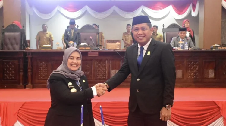Bupati Sinjai Serahkan LKPJ 2025, Realisasi Anggaran Capai 97 Persen