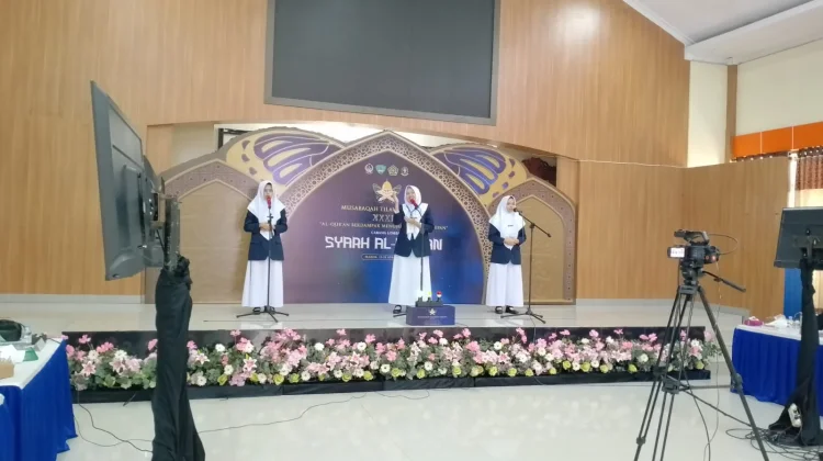 Trio Srikandi Bone Tampil Memukau di Cabang Musabaqah Syarh Al-Qur'an