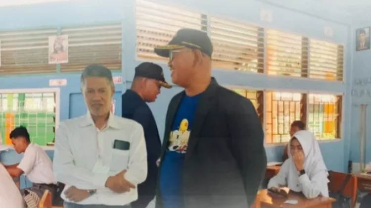 Plt Kemenag Bone Pantau Ujian Berbasis Android