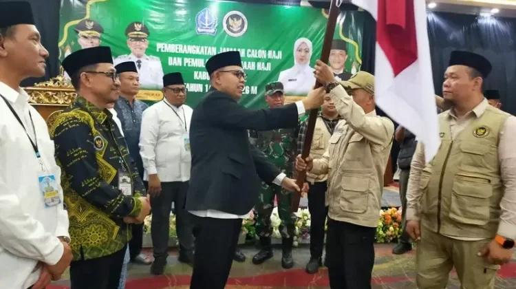 Wabup Bone Lepas 387 Jamaah Calon Haji Kloter Pertama