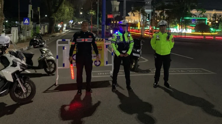 Satlantas Bone Amankan Pemberangkatan Jemaah Haji 2026