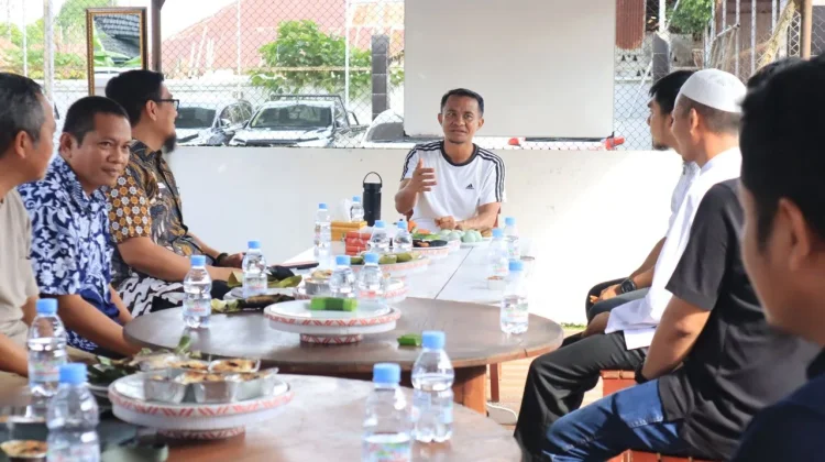 Andi Asman Sulaiman Dorong Stabilitas Produksi Telur di Bone