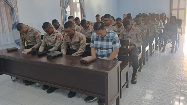 Siswa Latja Brimob Polres Soppeng Jalani Ibadah Minggu dengan Khidmat