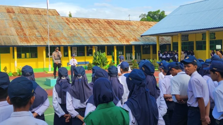 Kapolsek Donri-Donri Turun ke Sekolah, Ingatkan Soal Disiplin
