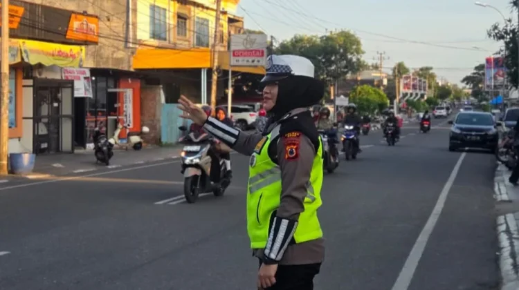 Polantas Bone Atur Lalin Sore Hari