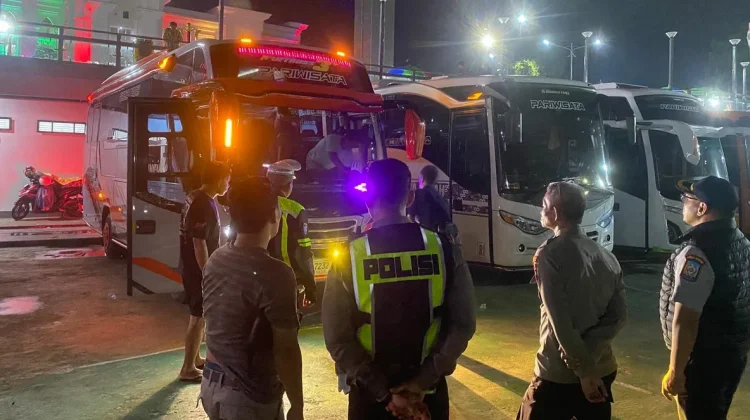 Personel Polsek Lalabat Turut Kawal 333 Jemaah Haji Soppeng