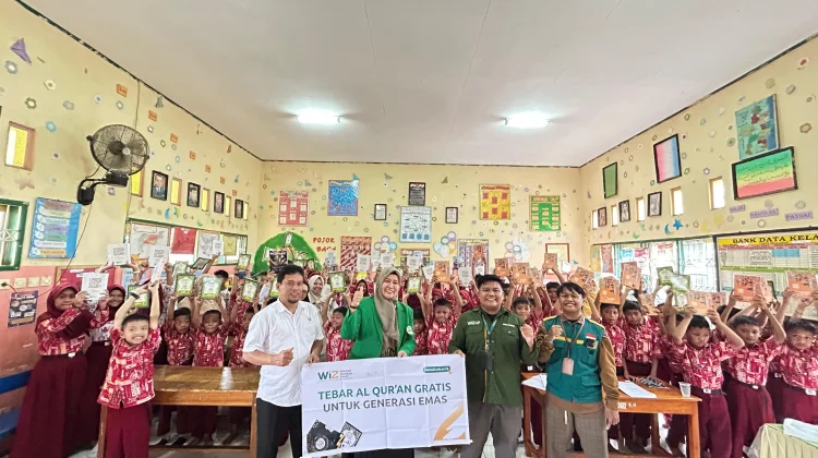 WIZ Bone Tebar Alquran Gratis Dukung Generasi Qurani