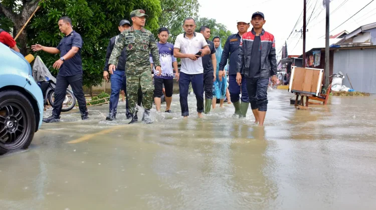 Dapur Umum dan Tenaga Medis Disiagakan untuk Warga Terdampak Banjir di Bone