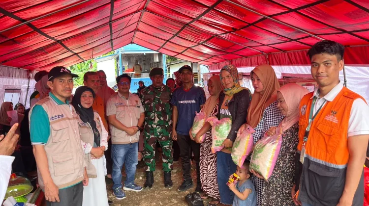BAZNAS Bone Salurkan 400 Paket Sembako untuk Korban Banjir