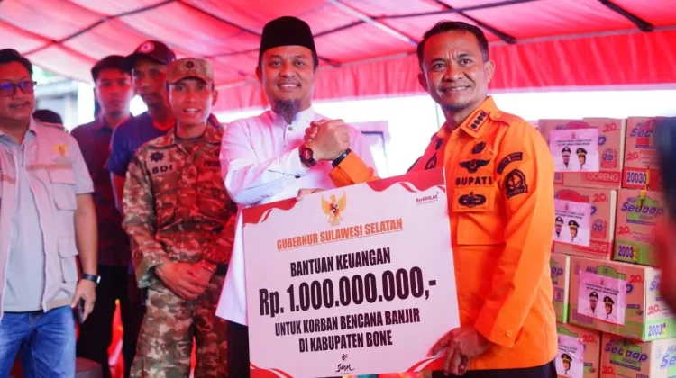 Pemprov Sulsel Salurkan Rp1 Miliar untuk Korban Banjir Bone