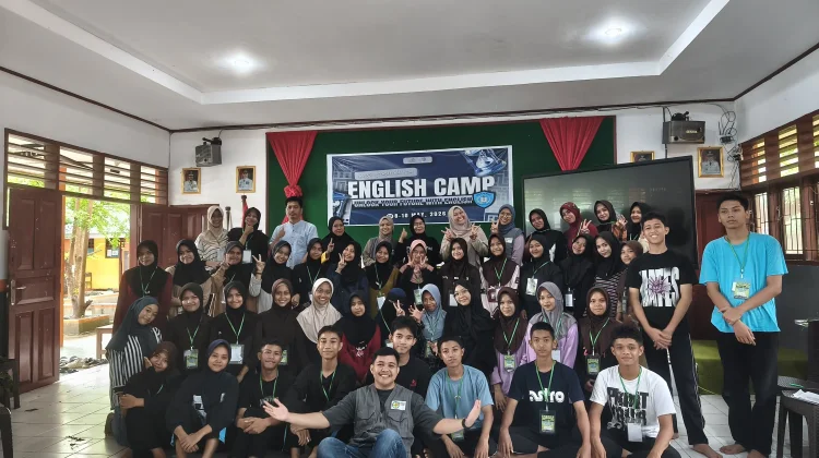 Puluhan Siswa Antusias Ikuti English Camp Perdana SMAN 12 Bone
