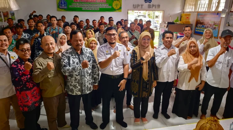 Kabupaten Bone Sertifikasi 45 Inseminator Tingkatkan Pelayanan Peternakan