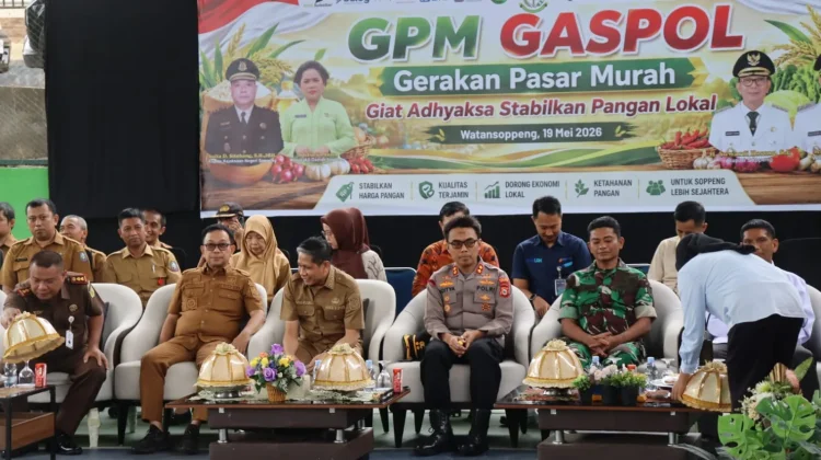 Kapolres Soppeng Hadiri Gerakan Pasar Murah