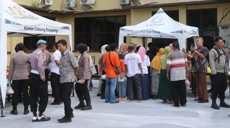 Polres Soppeng Gelar Pangan Murah untuk Bantu Warga