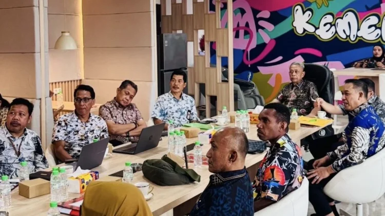 Wabup Sinjai Temui Wamensos RI Bahas Sekolah Rakyat