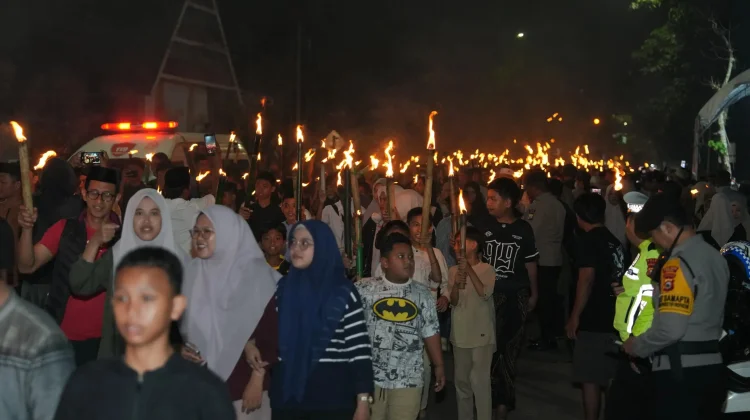Pawai Obor Warnai Malam Takbiran Iduladha di Kota Sinjai