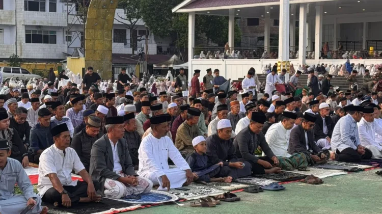 Pelaksanaan Salat Iduladha di Lapangan Gasis Berjalan Kondusif