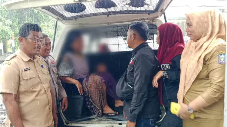 Evakuasi ODGJ Meresahkan, Polisi dan Warga Bersinergi