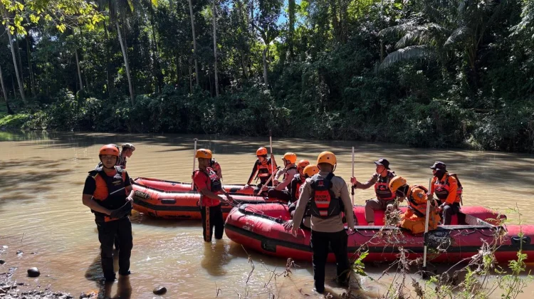 Warga Bone Hilang Terseret Arus Sungai