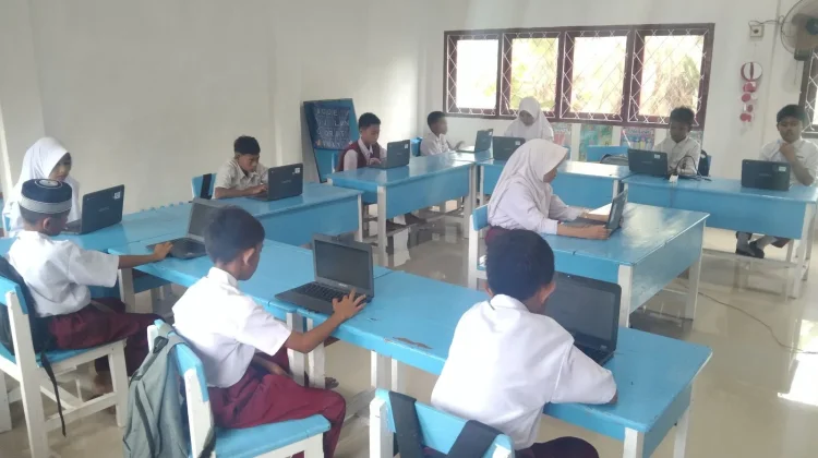 SDN 82 Tokinjong Terapkan Ujian Digital, Siswa Gunakan Chromebook dan Android
