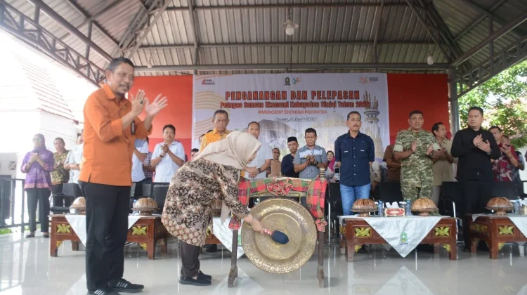Sensus Ekonomi 2026 Resmi Dimulai, Bupati Sinjai Lepas Ratusan Petugas