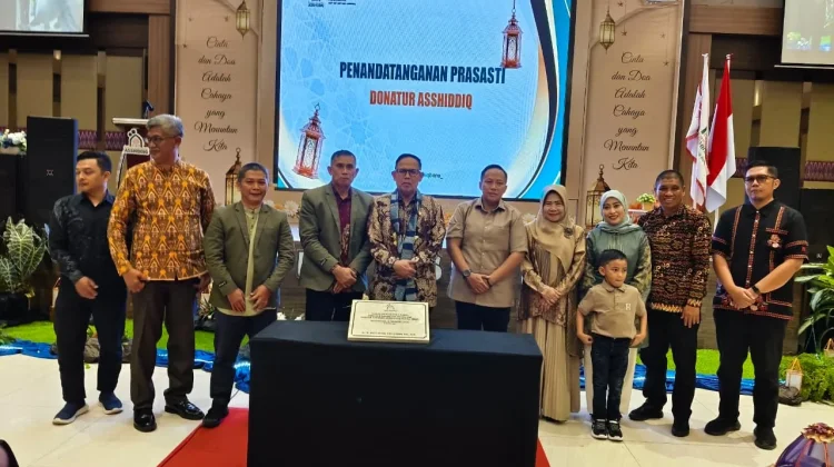 Wabup Bone Lepas SDIT Assiddiq, Dorong Generasi Berakhlak