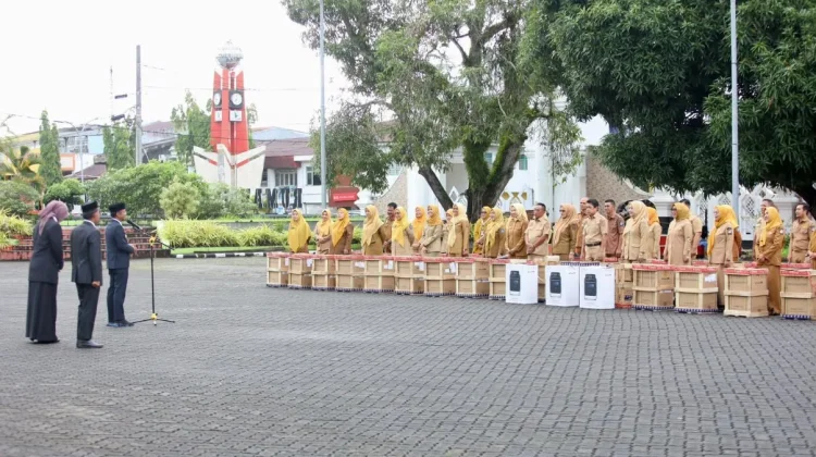 Pemkab Bone Salurkan Bantuan Alkes Rp2,31 Miliar