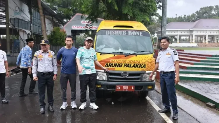 Bus Bandara Arung Palakka Resmi Beroperasi