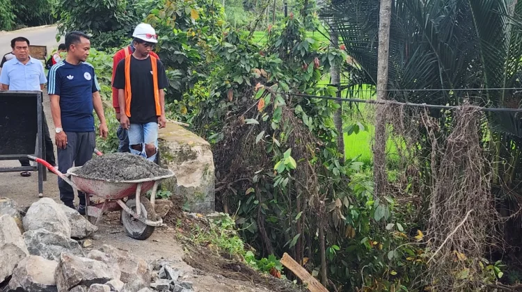Bupati Bone Tinjau Pengerjaan Ruas Jalan MYP di Ponre