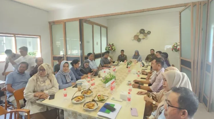 Pemkab Bone dan PTPN I Sinergi Bahas Program Peternakan Ayam Terintegrasi