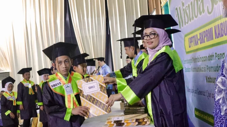 Sebanyak 358 Santri BKPRMI Sinjai Resmi Diwisuda, Siap Jadi Duta Al-Qur'an