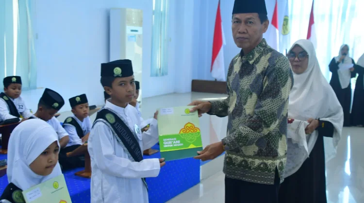 Hadiri Wisuda Santri RQS, Staf Ahli Tekankan Pentingnya Pendidikan Qurani