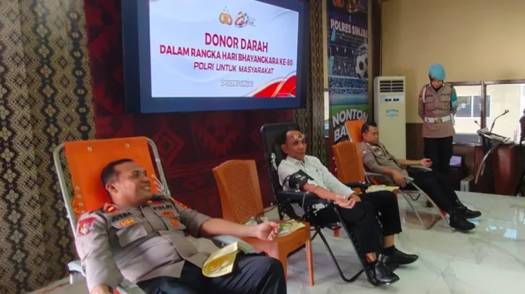 Sambut Hari Bhayangkara ke-80, Polres Sinjai Gandeng TNI Gelar Donor Darah