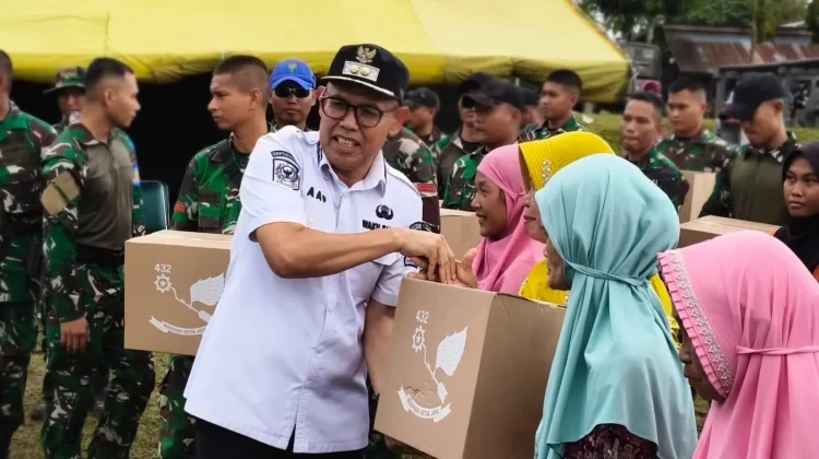 Wabup Bone Hadiri Bakti Sosial Yonif 432