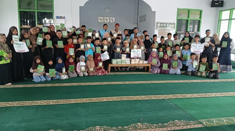 BKPRMI Sinjai Bersama RWA-WIZ  Salurkan 250 Al-Qur'an di Pelosok Sinjai Selatan