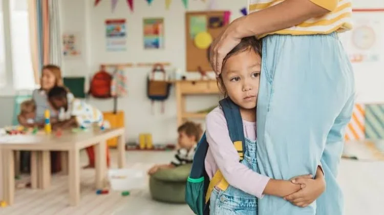 Snowplow Parenting Dapat Hambat Kemandirian Anak