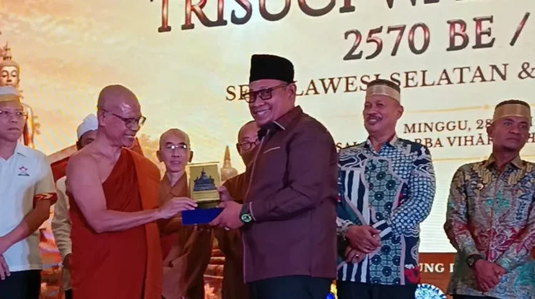 Kemenag Bone Hadiri Perayaan Waisak di Wihara Dharma Palakka