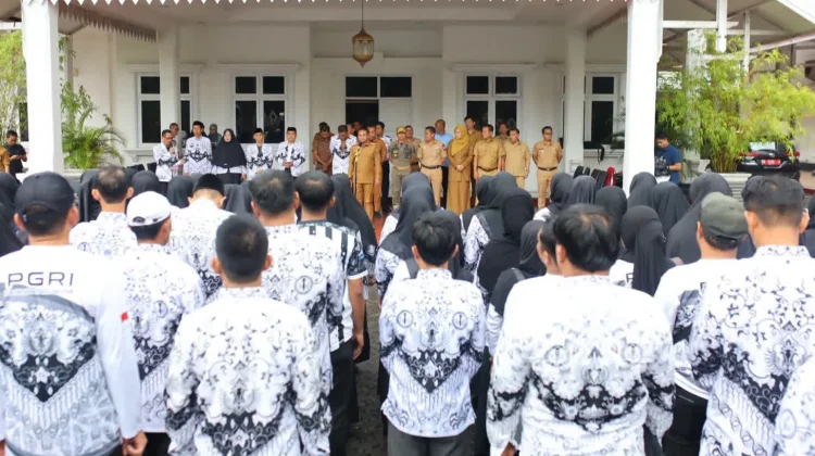 Bupati Bone Lepas Kontingen PGRI Target Juara Umum Sulsel