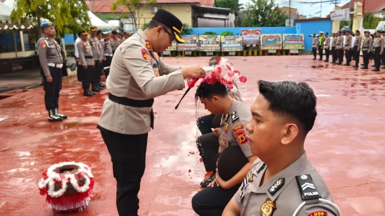 Kapolres Sinjai Pimpin Korps Raport, 31 Personel Naik Pangkat