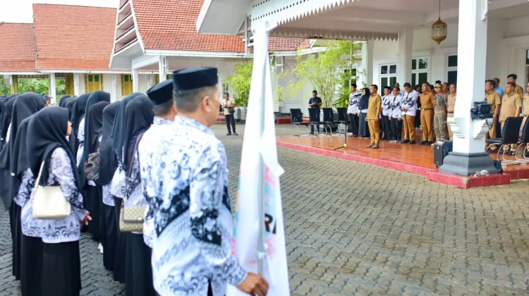 Lepas Kontingen Porsenijar PGRI Sulsel, Bupati Bone Targetkan Juara Umum