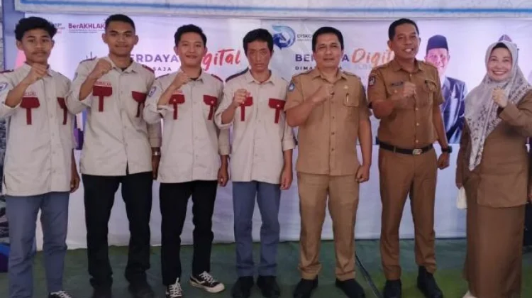 Tiga Siswa SMKN 2 Sinjai Asah Keterampilan Broadcasting di Diskominfo