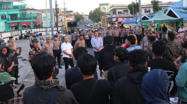 Polres Soppeng beri Pengamanan Humanis ditengah Aksi Unjuk Rasa Mahasiswa