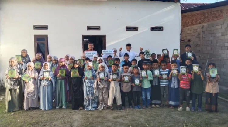 BKPRMI Sinjai Utara Salurkan Puluhan Al-Qur'an dan Iqra ke TK/TPA Ummul Balangnipa