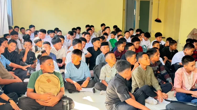 SMP Islam Athirah Bone Awali MPLS Dengan Penguatan Karakter Siswa